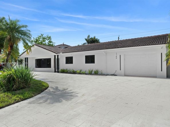 1144 Adams St, Hollywood FL 33019