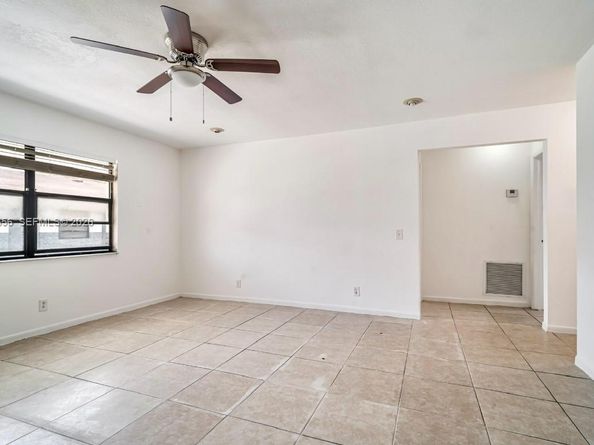 4030 SW 19th St, West Park FL 33023