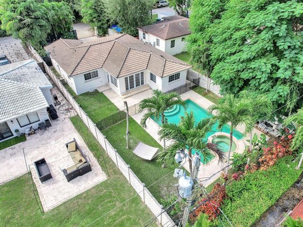 5781 SW 25th St, Miami FL 33155