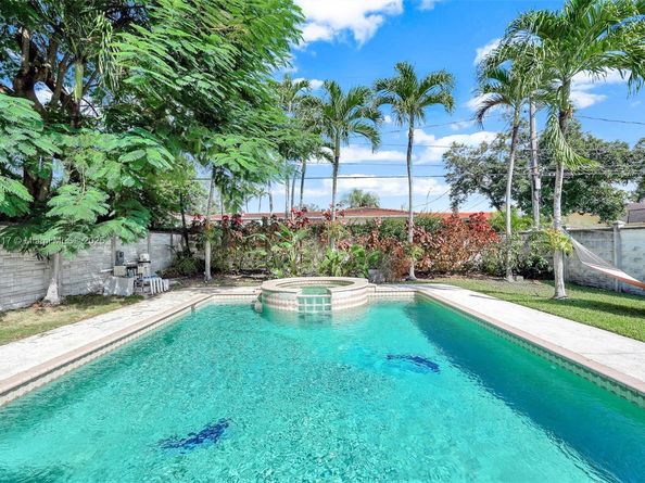 5781 SW 25th St, Miami FL 33155