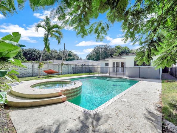 5781 SW 25th St, Miami FL 33155