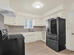 5781 SW 25th St, Miami FL 33155