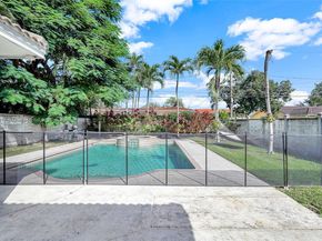 5781 SW 25th St, Miami FL 33155