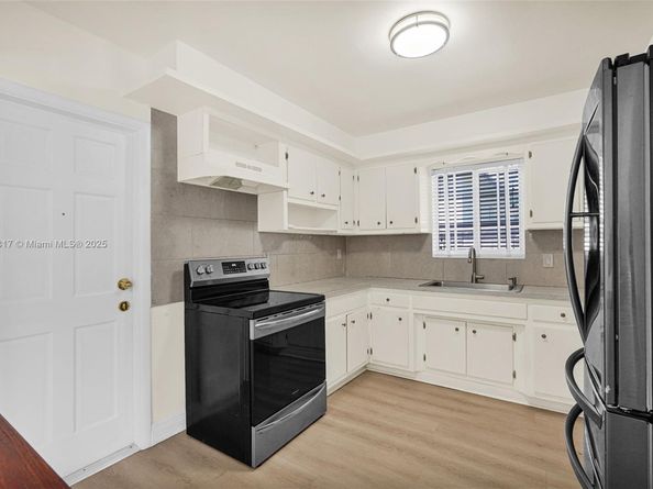 5781 SW 25th St, Miami FL 33155