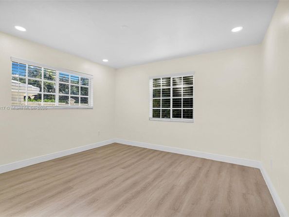 5781 SW 25th St, Miami FL 33155