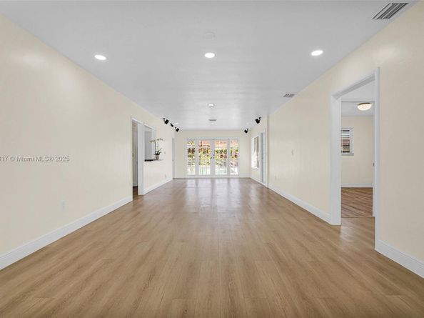 5781 SW 25th St, Miami FL 33155