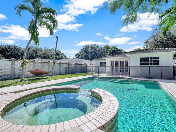 5781 SW 25th St, Miami FL 33155
