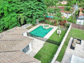 5781 SW 25th St, Miami FL 33155