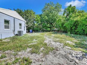 17961 NW 2nd Pl, Miami Gardens FL 33169