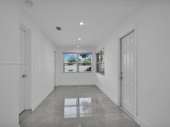 17961 NW 2nd Pl, Miami Gardens FL 33169