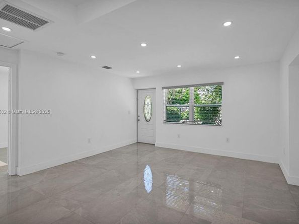 17961 NW 2nd Pl, Miami Gardens FL 33169