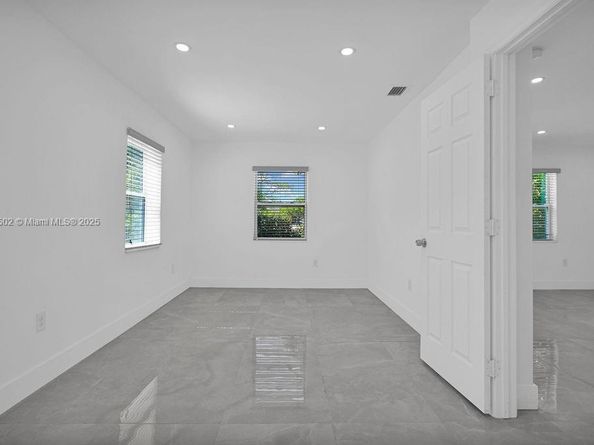 17961 NW 2nd Pl, Miami Gardens FL 33169