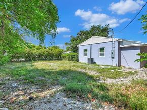 17961 NW 2nd Pl, Miami Gardens FL 33169