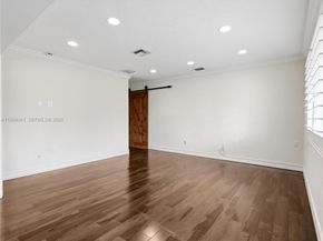 8500 SW 70th St, Miami FL 33143