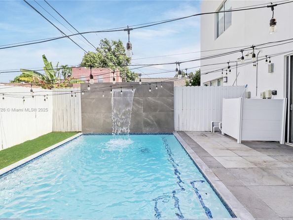 3461 SW 25th St #A, Miami FL 33133