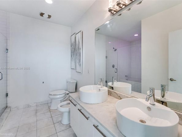 888 Biscayne Blvd 5004, Miami FL 33132