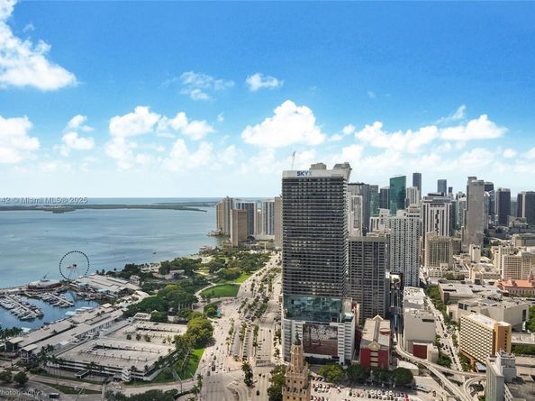 888 Biscayne Blvd 5004, Miami FL 33132