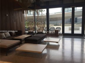 68 SE 6th St 2807, Miami FL 33131