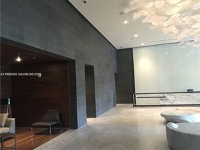 68 SE 6th St 2807, Miami FL 33131