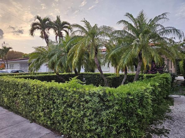 345 Malaga Ave, Coral Gables FL 33134