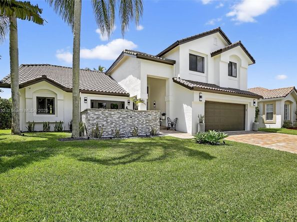 1154 Laguna Springs Dr, Weston FL 33326