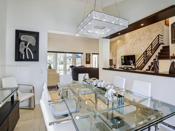 1154 Laguna Springs Dr, Weston FL 33326