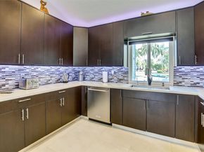 1154 Laguna Springs Dr, Weston FL 33326