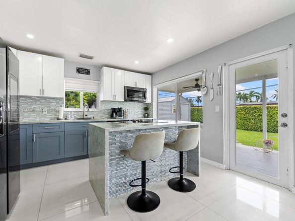 11350 SW 46th St, Miami FL 33165