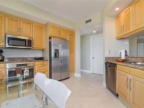 9751 E Bay Harbor Dr 8D, Bay Harbor Islands FL 33154