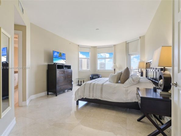 9751 E Bay Harbor Dr 8D, Bay Harbor Islands FL 33154