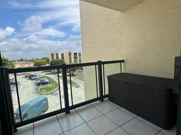 2055 SW 122nd Ave 403, Miami FL 33175