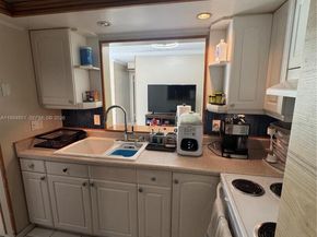 2055 SW 122nd Ave 403, Miami FL 33175