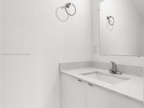 2969 NW 59 St 2, Miami FL 33142