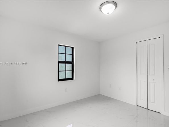 2969 NW 59 St 2, Miami FL 33142