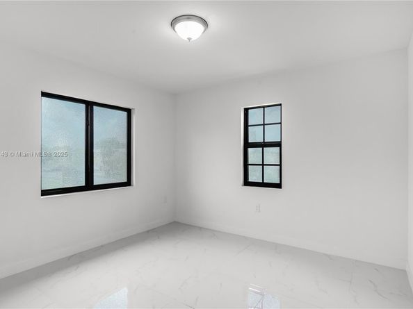 2969 NW 59 St 2, Miami FL 33142