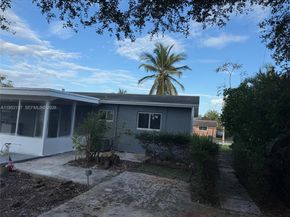 15860 102 Pl, Miami FL 33157