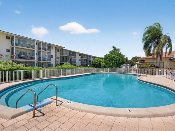 16901 NE 13th Ave 210, Miami FL 33162