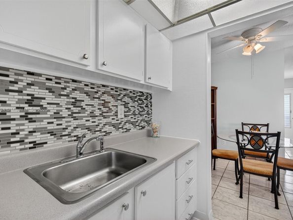 16901 NE 13th Ave 210, Miami FL 33162