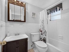 16901 NE 13th Ave 210, Miami FL 33162