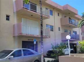 3522 NE 171st St 104, North Miami Beach FL 33160