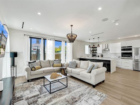 1617 NE 11th St 1, Fort Lauderdale FL 33304
