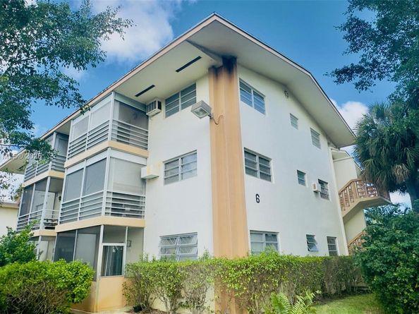 16901 NE 13th Ave 309, Miami FL 33162
