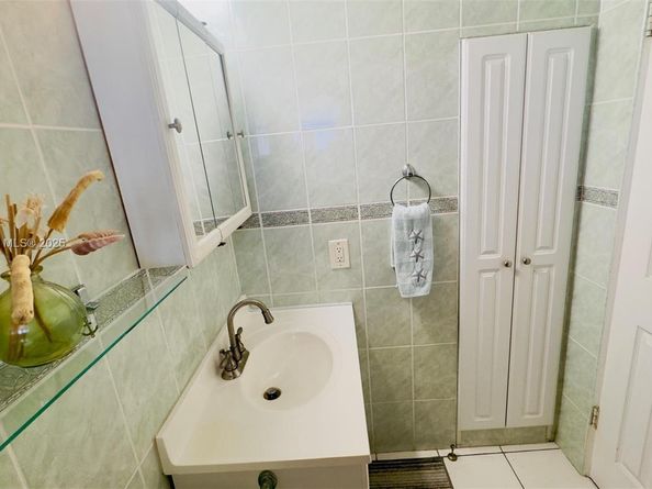 16901 NE 13th Ave 309, Miami FL 33162