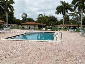 504 Sandpiper Cir, Delray Beach FL 33445