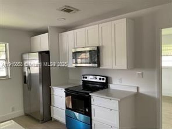 504 Sandpiper Cir, Delray Beach FL 33445