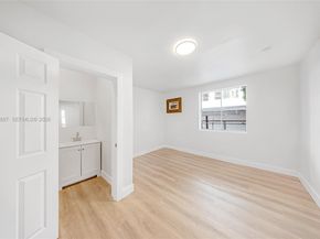 1648 NW 33rd St, Miami FL 33142