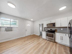 1648 NW 33rd St, Miami FL 33142