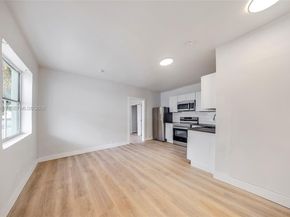 1648 NW 33rd St, Miami FL 33142