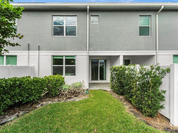 552 Parsons Way, Deerfield Beach FL 33442