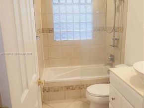 1423 Holly Heights Dr 17, Fort Lauderdale FL 33304